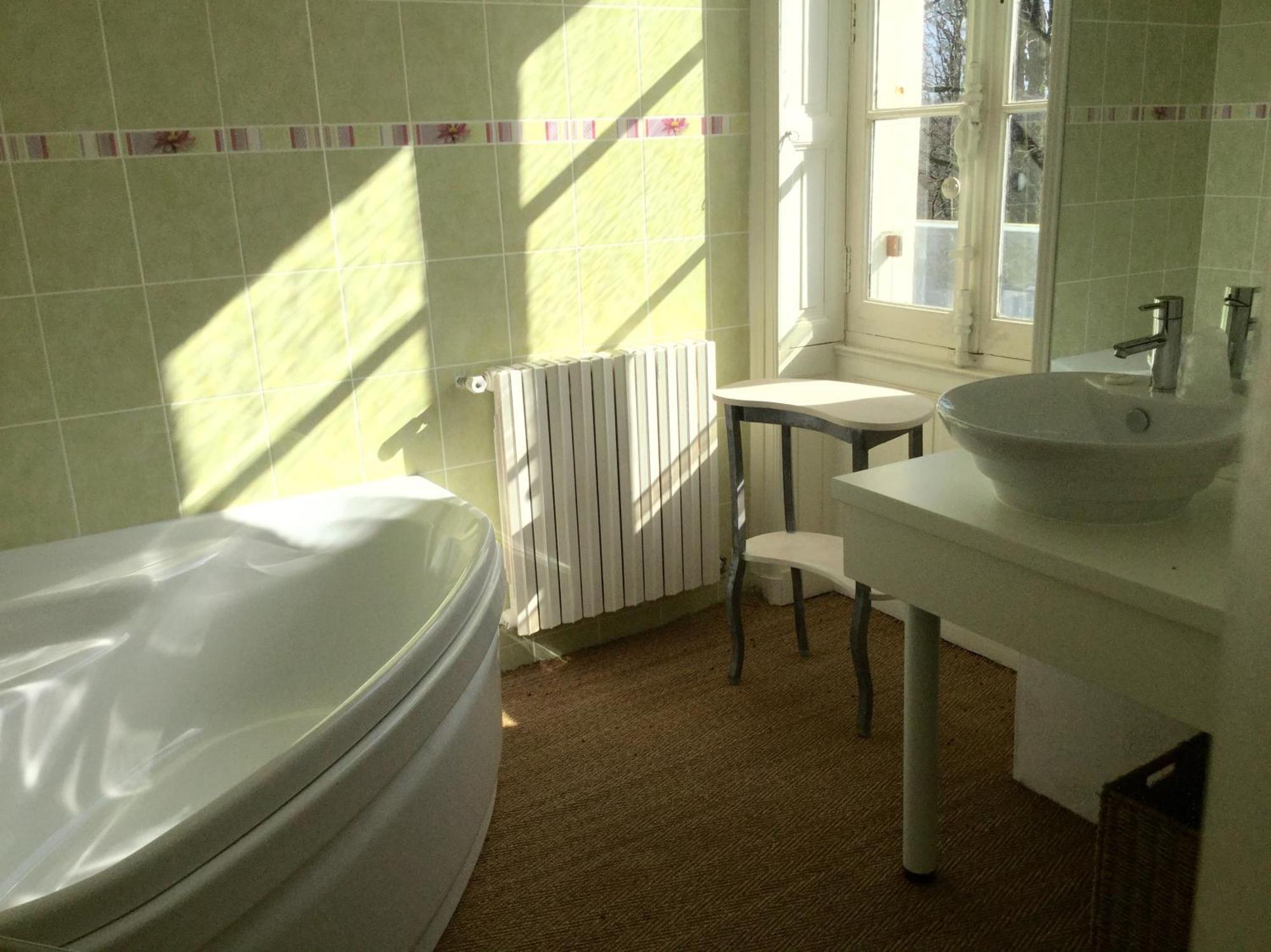 لانغياش Chateau Des Essards Avec Piscine Et Jacuzzi الغرفة الصورة